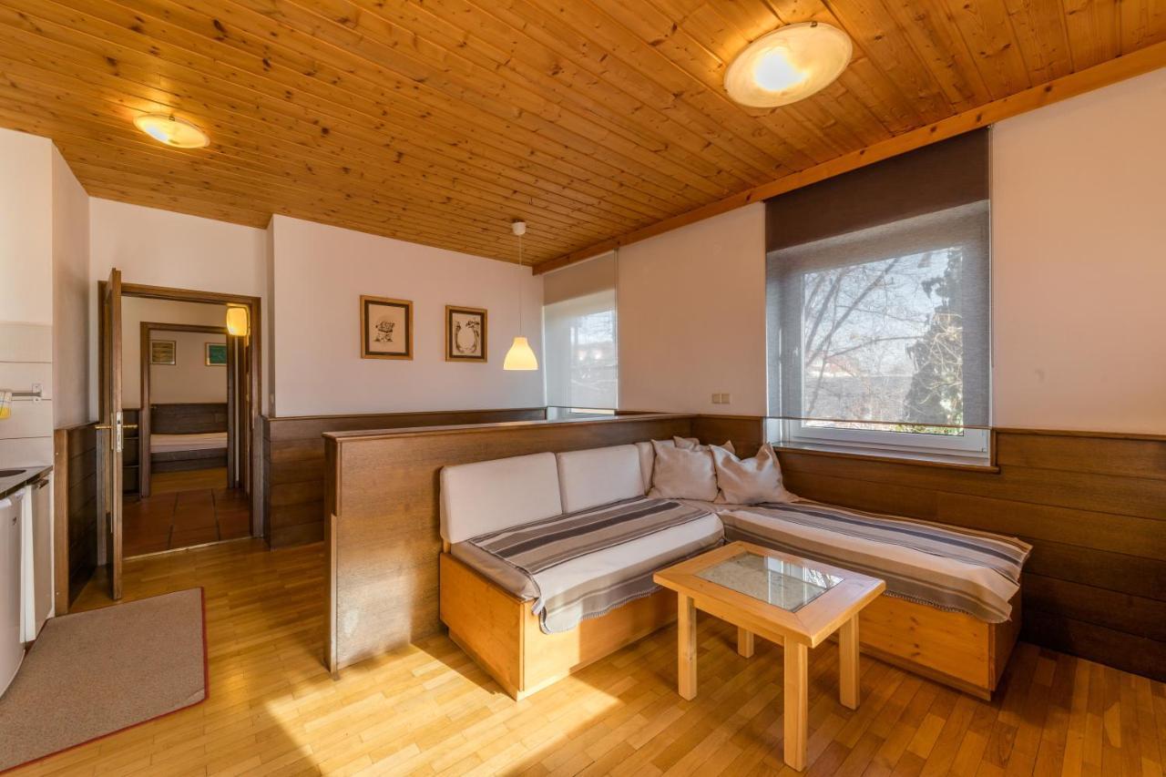 Kunstelj Pension Радовлица Экстерьер фото